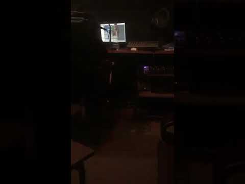 عمر كمال اغنية حزينة عن الام