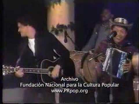 Carlos Vives canta Los buenos tiempos en tv Puerto...