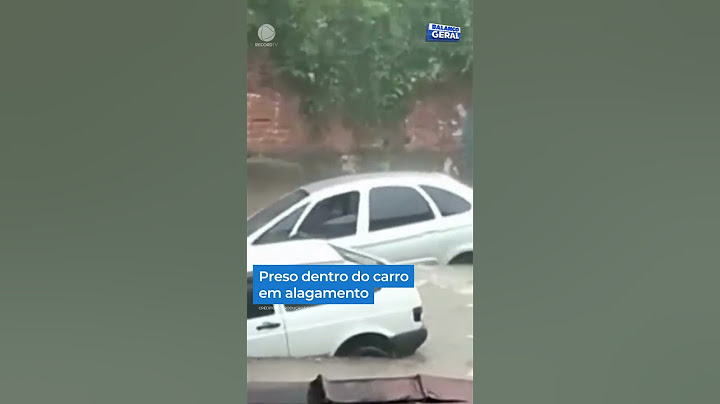 Uma pessoa ficou presa dentro do carro, durante alagamento, em São Paulo #Shorts #BalançoGeral