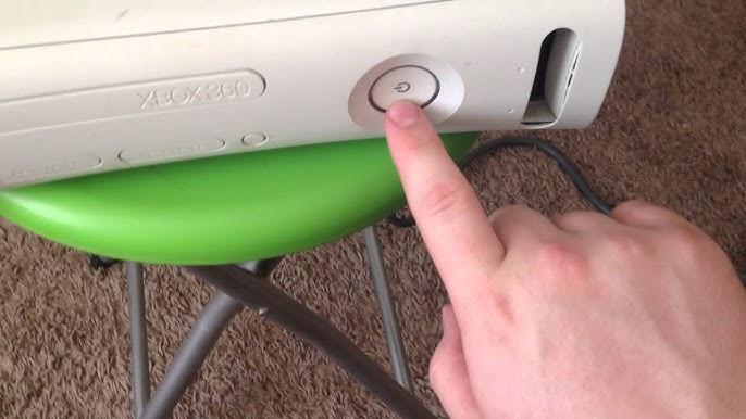 My friend gave me this 2008 Xbox360 about 10yrs ago. Fired it up today and  update failed. Googled every possible suggestion no luck. I am not tech  savvy so can somebody help
