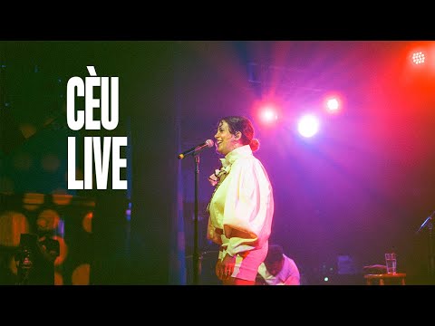 Céu "Um Gosto De Sol" LIVE at Jazz Is Dead