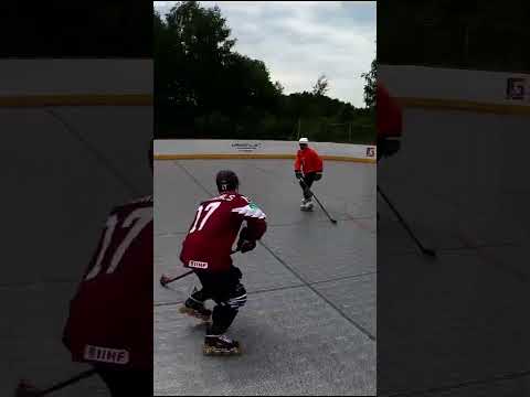 Видео: Мартиньш Дзиеркалс(Dzierkals) играет в инлайн хоккей