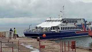 Arrivée du bateau en provenance de Port Gentil