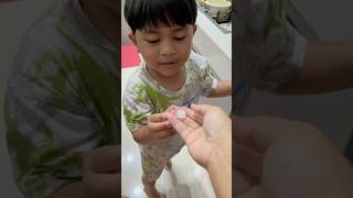 Suka Banget Ngemil Es Batu