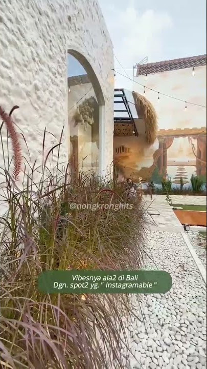 Nongkrong di cafe hits dgn vibes tropis di malang