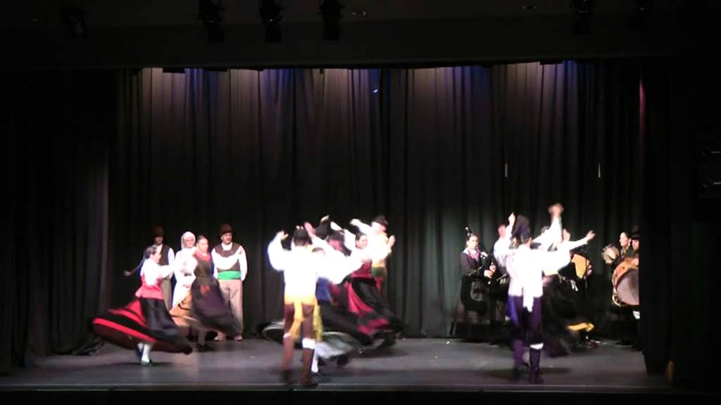 tipico ドイツ Galician folk dance: Muiñeira Carballesa