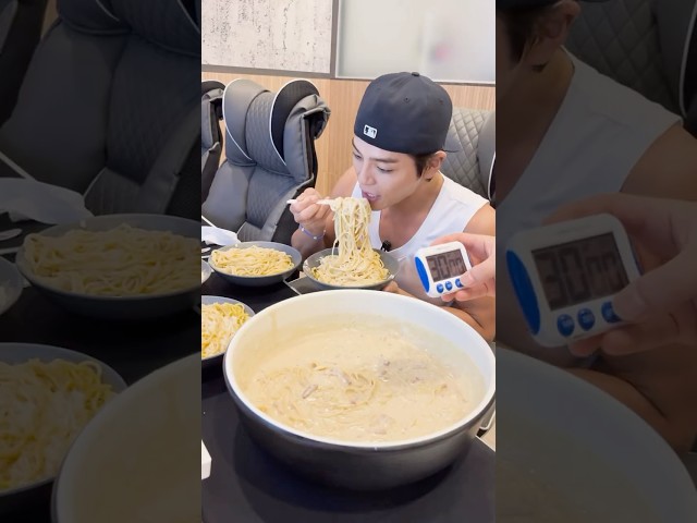 국내 최초 PC방 도전먹방????6kg 10인분 점보까르보나라 20분내에 다먹으면 30만원! challenge mukbang ASMR Eating Show