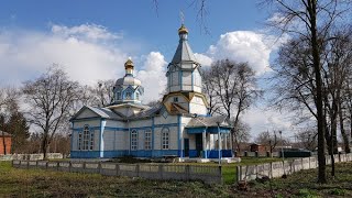 Спільними зусиллями в Росішка пролунала українська мова в Свято- Михайлівському храмі.