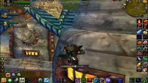 World of Warcraft - Climbing Goldshire (WoW US)