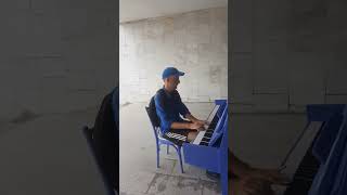 Спонтанно сыграл на уличном пианино. Реакция девушки. #пианино #музыка #девушки