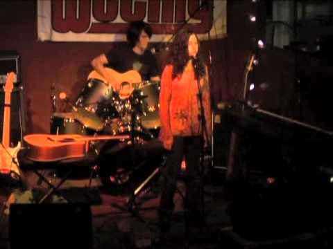 12-year-old blues diva sings Eric Clapton's Crossr...