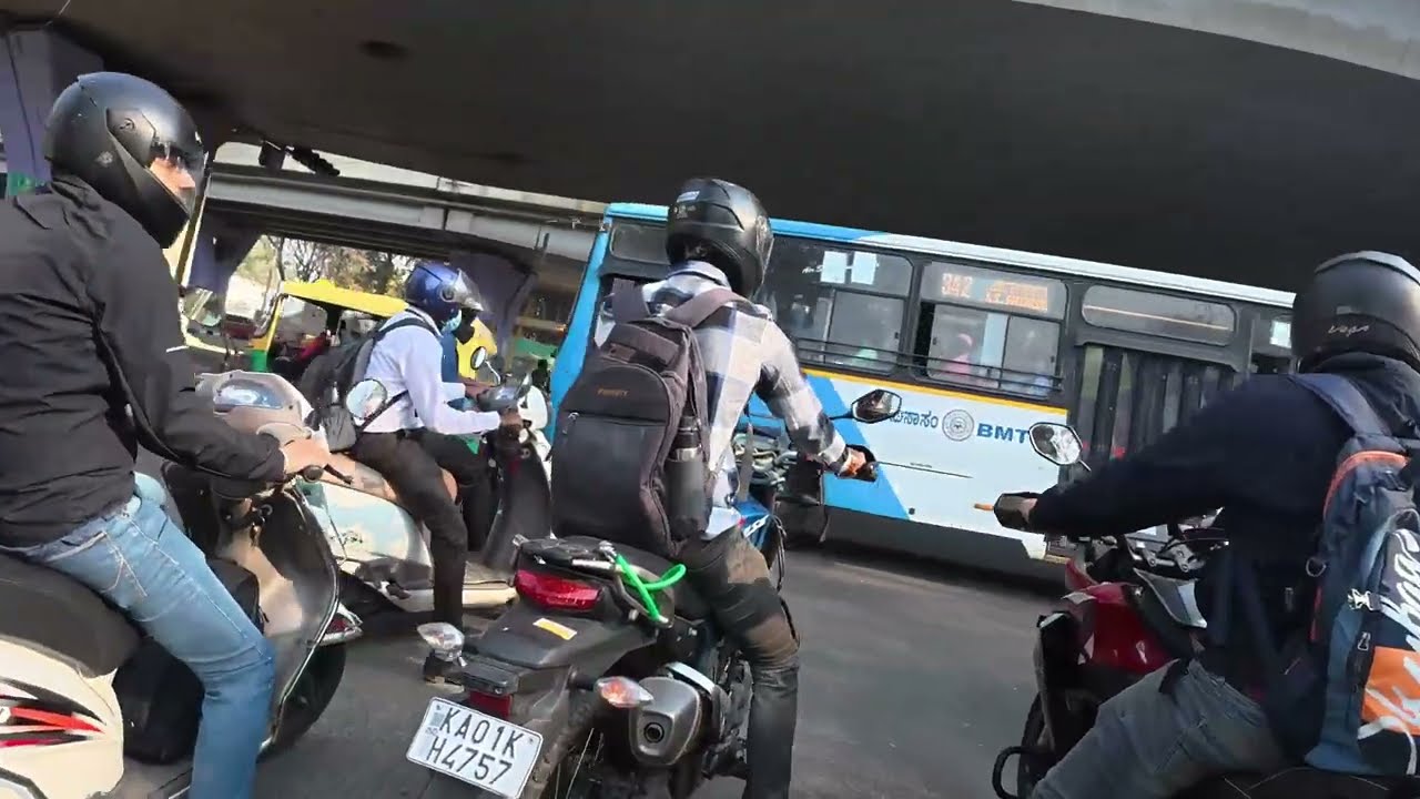 Bangalore Streets at 8 AM | Daily Commute Bike POV