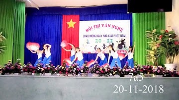 Lop 7a5  truong Phan Chu Trinh- Da Lat mua chao mung ngay 20/11 Nh 2018-2019