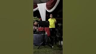 Sebijik suara Live budak kaca mata bintang