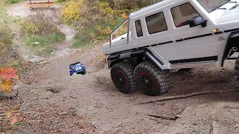 Traxxas TRX4 vs TRX6 claiming Challenge!