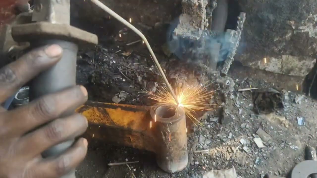 JCB Bucket full repair and KPC tower swing cylinder pin hard working with experience Mechanic.