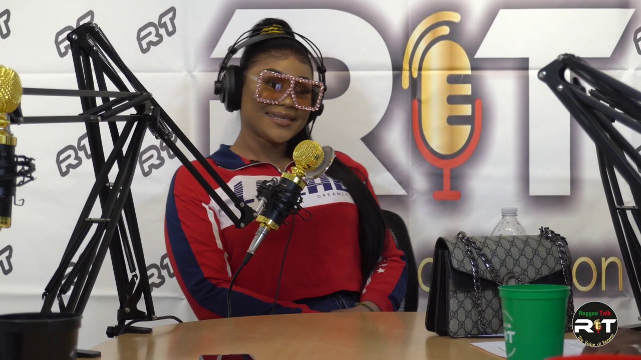 RT EP. 16 : GOAL DIGGA BREAKS DOWN WHY FEMALES CONSTANTLY SING ABOUT THEIR 'GOOD GOOD' & MORE! RT EP. 16 : GOAL DIGGA BREAKS DOWN WHY FEMALES CONSTANTLY SING ABOUT THEIR 'GOOD GOOD' & MORE!