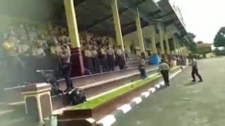 Download lagu SALUT BUAT BAPAK BAPAK POLISI INI NYANYIKAN LAGU ROHANI SALUT BUAT BAPAK BAPAK POLISI INI NYANYIKAN LAGU ROHANI