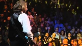 Bee Gees - Stayin' Alive (Live in Las Vegas, 1997 - One Night Only) Resimi