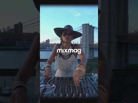 NATASHA DIGGS Live