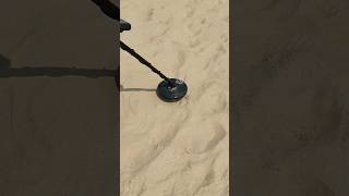 best metal detector in beaches #shorts #short #youtubeshorts #viral #treasurehunting #metaldetecting
