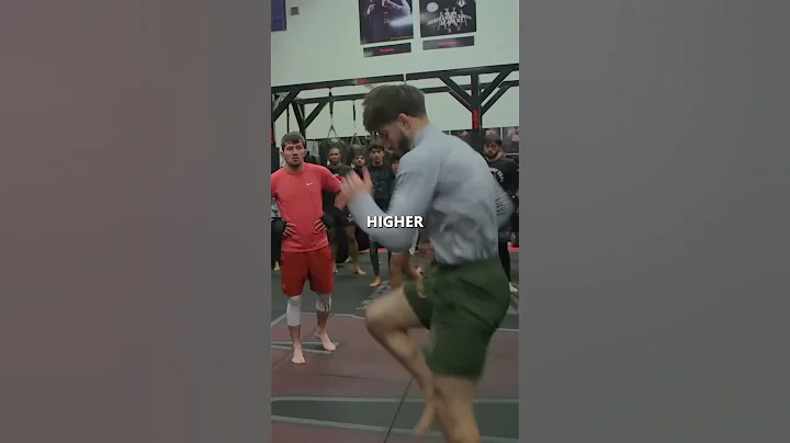 Daniel Cormier's warmup is NECESSARY