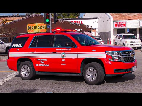 LAFD EMS 10 & Engine 88 Responding