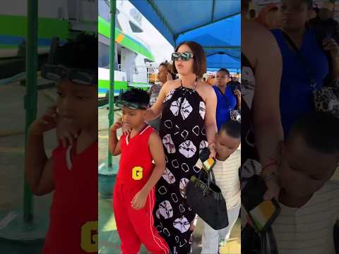 FAHYVANNY WA RAYVANNY NA MWANAE NDANI YA ZANZIBAR KWA RAHA ZAO