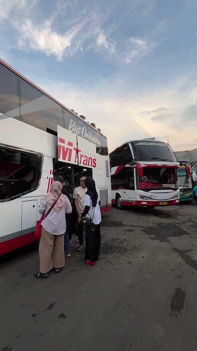 MOMENT LANGKA ‼️ 2 BUS DOUBLE DECKER DEPAN BELAKANG#busmtrans#busmania #busindonesia #shorts