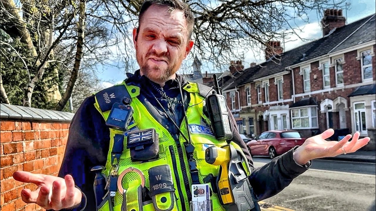 Мы получили сообщение о том, что кто-то подозрительно фотографирует