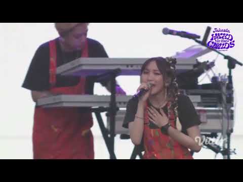 YOASOBI Gunjou 群青 Live At Head In The Clouds Jakarta 221204