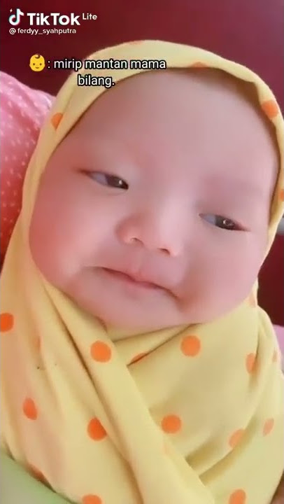 Tatapan bayi sinis wkwk