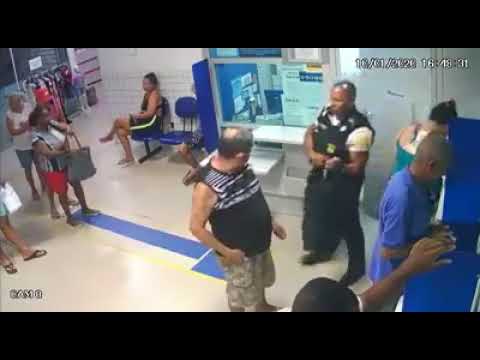 Prosegur vigilante de transporte de valores atira em clientes em operação imperícia