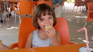 Miniklere Nasıl Yemek Yedirilir? Eğitici Çocuk Videosu | How To Get Kids To Eat | Funny Kids