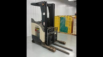 Crown RR Series 5200 3,500 Lb. Electric Order Picker