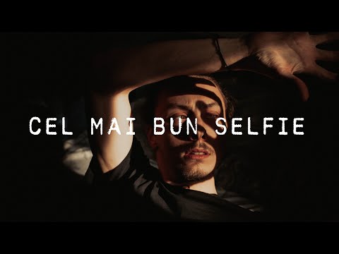 Video: Este corect un selfie în oglindă?