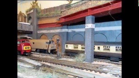 How to make a model railway fence