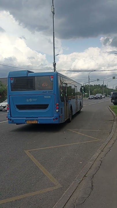 ЛиАЗ-5292.65 на е99 маршруте отправляется с остановки МФЦ Южное Бутово ...