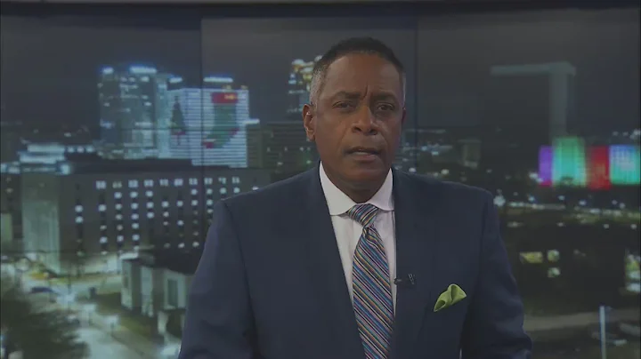 Last-minute Christmas shoppers flock to stores