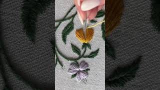 Embroidered flowers #вышивка #вышивкагладью #embroiderytutorial #embroideryflowers #embroideryart