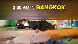 Day in the Life of a Thai Street Food Vendor
This is a day in the life of a Thai Street Food Vendor. And you wont believe it. By the end of the video, you will have a whole new respect for these harding working Thai people.
So if you love Thai Food, and Thailand, check out this amazing story that takes place thousands of times all over Bangkok each and every day.
Looking to retire, live, or work in Thailand? We got you covered. Check out our website: https://retiredworkingforyou.com/
Thailand tools weve built for you:
🏠 Buying or Renting Property in Thailand: https://retiredworkingforyou.com/realestate/
🍲 Experience Thailand Like a Local With My Mobile App: https://retiredworkingforyou.com/teenee/
🌴 Epic Thailand Group Tours: https://www.rw4utours.com
✈️ Free Flights, Meetups, and Fun: https://retiredworkingforyou.com/memberships/
🗞️ Free Weekly Newsletter With News & Funny Stories From Thailand, Sign Up Here: https://retiredworkingforyou.com/thailandweeklysignup/
My goal with this channel is to grow a community of Thailand Lovers who like to have fun. Day dreaming is encouraged here. Always remember, you only get so many trips around the sun... so make em count! Day in the Life of a Thai Street Food Vendor