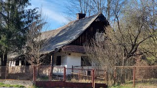 Chaloupka po zemřelém starším páru. Všechno je netknuté a žádný vandal tam ještě nebyl. Top Urbex!