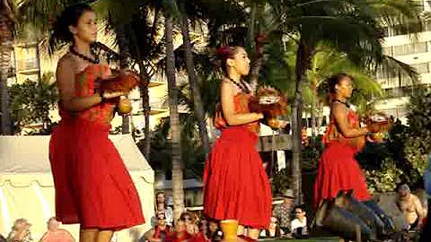 Hula dancing at Kuhio Beach Part 1