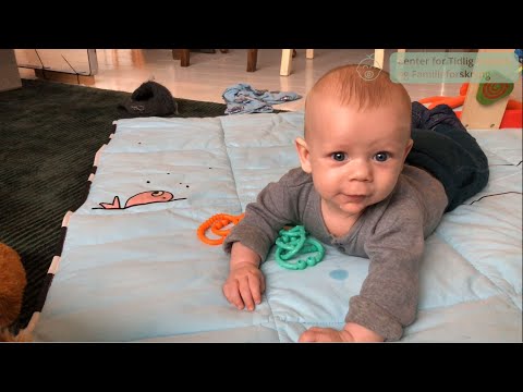 Babyens lyde: Balance mellem svar og pauser (4-8 mdr.) Ultra HD