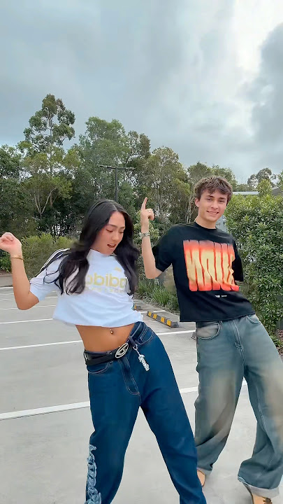 Shake it to the max | Cadel and Mia VIRAL TIKTOK DANCE 🔥 #shorts #trending