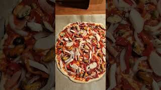 Пицца с морепродуктами. Pizza ai frutti di mare. #пицца #pizza #mare #готовимдома