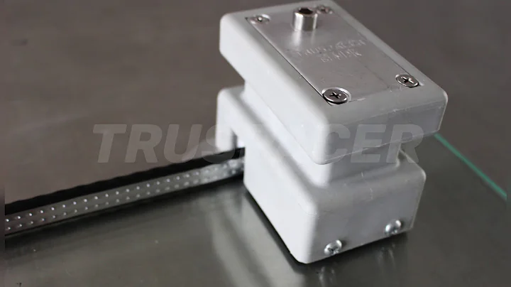 Flexible insulating glass spacer hand tool