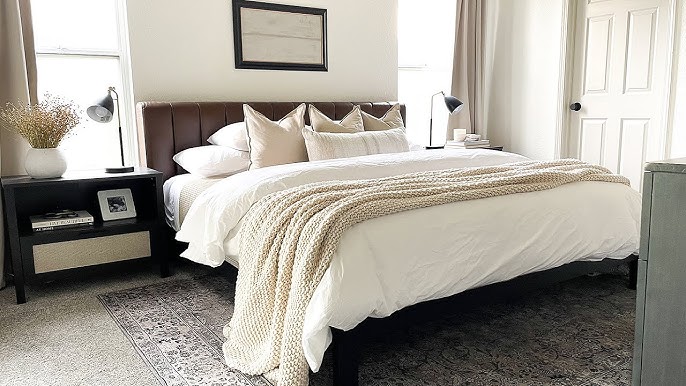 How to Arrange Pillows on a Queen Bed: Five Simple Formulas That Work! -  Driven by Decor