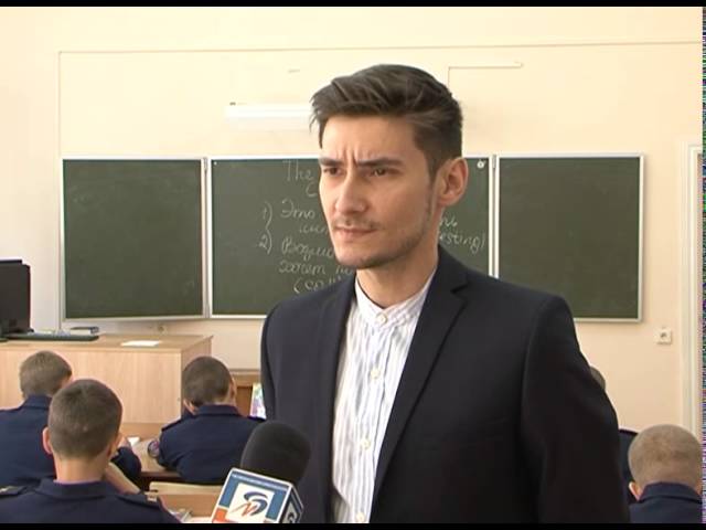 девушка преподаватель. молодой учитель мужчина. молодые учителя. молодой учитель парень. молодые учителя истории.