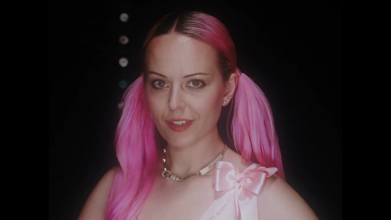 Hannah Diamond - Perfect Picture (Official Music Video)
